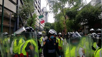 Policías resguardan el Centro Histórico