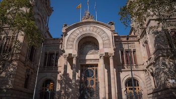 El TSJ de Cataluña suspende