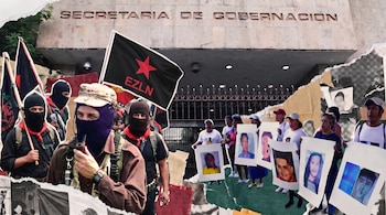 Fachada de la Secretaría de Gobernación; hombres encapuchados con banderas negras del EZLN y mujeres con fotografías de personas desaparecidas.