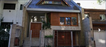 La casona de Melián al 2100 fue decomisada en la causa "Carbón Blanco" y vendida en USD 1.060.000 (Foto: AABE)