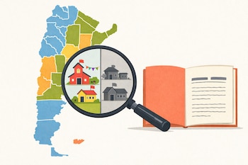 Ilustración plana de un mapa de Argentina en colores, una lupa sobre él mostrando escuelas vibrantes y otras grises, y un documento abierto 'Plan Nacional de Alfabetización'.
