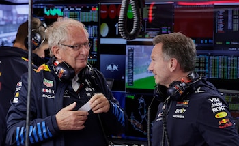 Helmut Marko y Christian Horner, dos responsables de Red Bull que ya observan a Colapinto y elogiaron al argentino (REUTERS/Leonhard Foeger)