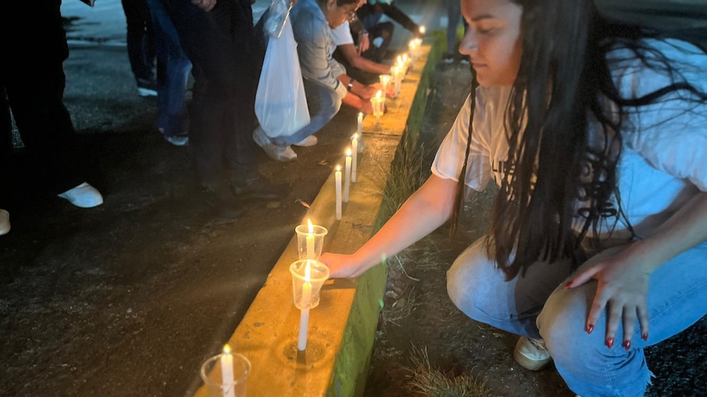 Familiares de presos políticos continúan con las vigilias en Caracas a la espera de la liberación de sus seres queridos Familiares de presos políticos continúan con las vigilias en Caracas a la espera de la liberación de sus seres queridos