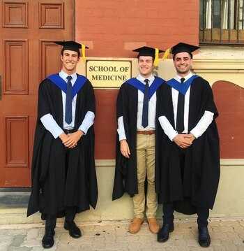 Jake Robinson, a la izquierda.