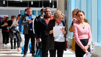 Ni empleo ni salarios: qué preocupa realmente a trabajadores colombianos tras elecciones presidenciales