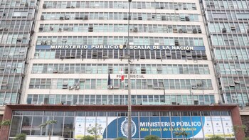 Equipo especial recibe las carpetas