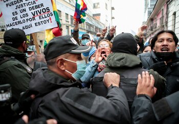 Bolivia suspendió el juicio contra