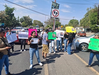 Personas bloquearon vialidades para exigir