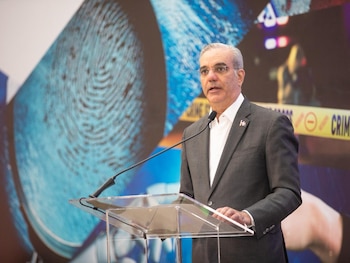 El presidente Luis Abinader pronuncia