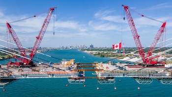 El nuevo puente internacional Gordie Howe, de 2,4 kilómetros de longitud, comenzó a operar este lunes uniendo Detroit, en el estado de Michigan, con Windsor, en la provincia canadiense de Ontario (Foto: Shutterstock)