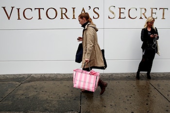 El primer local de Victoria’s Secret facturó 500.000 de dólares en su primer año y la empresa superó los cuatro millones de dólares en ventas anuales para 1982 (REUTERS)