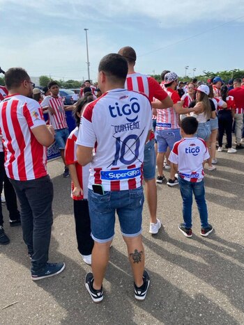 Hinchas de Junior indignados con Juan Fernando Quintero