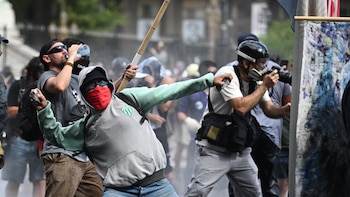 Hubo incidentes afuera del Congreso