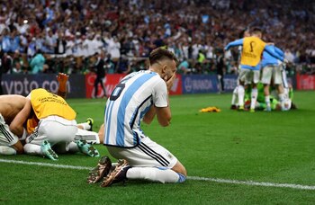 Pezzella rompe en llanto tras