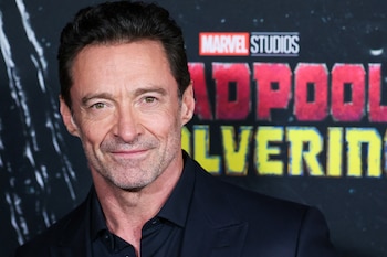 El análisis de Men’s Health explicó que la rutina de Hugh Jackman combina una contracción isométrica máxima con desplantes con salto como parte del entrenamiento de contraste (REUTERS/Caitlin Ochs)
