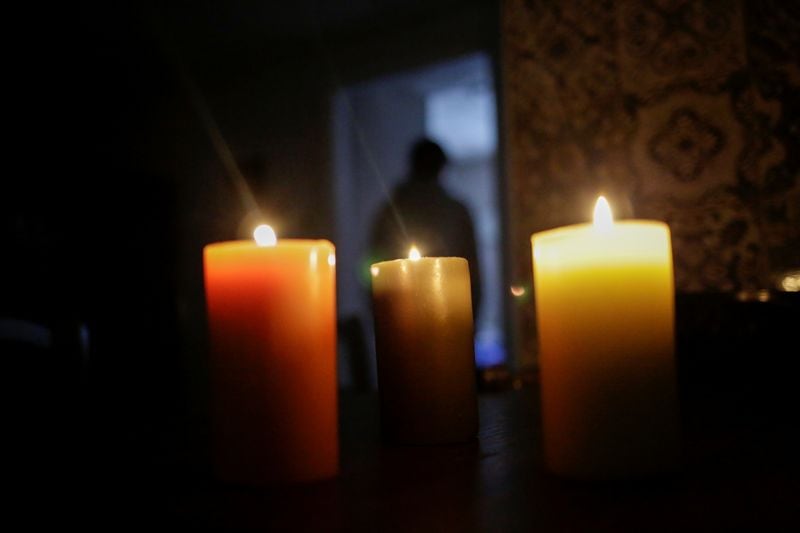 Vive en un piso 23, sufrió 33 cortes de luz en tres años y la empresa de energía deberá indemnizarlo Vive en un piso 23, sufrió 33 cortes de luz en tres años y la empresa de energía deberá indemnizarlo
