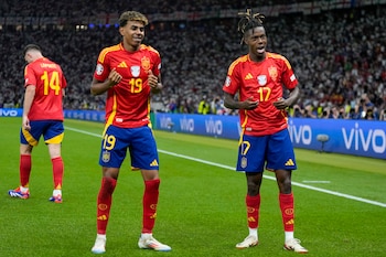 Nico Williams y Lamine Yamal (AP Foto/Matthias Schrader)