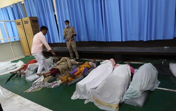 Los cuerpos de víctimas de