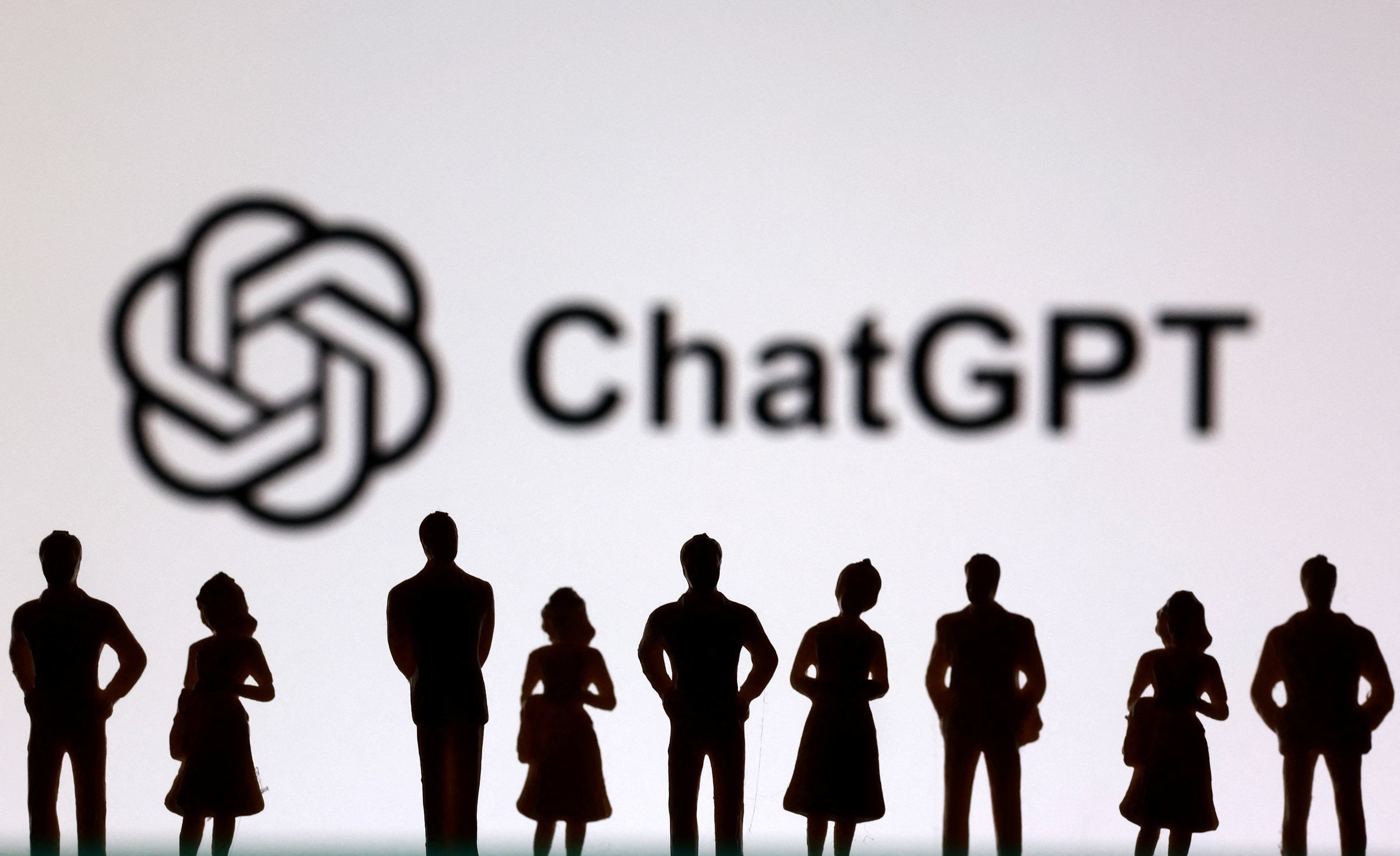 OpenAI amplió la publicidad en ChatGPT a India y a más de 30 países europeos tras su estreno en Estados Unidos. (REUTERS/Dado Ruvic/Illustration)