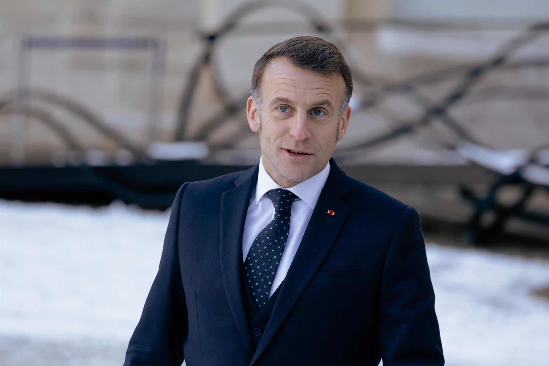 Macron alerta de