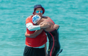 En una emocionante prueba de aguas abiertas, Jeison Rojas amarró el segundo lugar y su boleto directo a los Juegos Panamericanos Lima 2027 (Cortesía: Comité Olímpico Costa Rica).