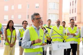 11/08/2026 El ministro de la Presidencia, Justicia y Relaciones con las Cortes, Félix Bolaños, interviene tras visitar las obras de la Estación Intermodal de Almería. A 11 de agosto de 2026 en Almería (Andalucía, España). La nueva estación intermodal de Almería es un proyecto clave para la ciudad, que materializará la llegada de la Alta Velocidad a Almería conectándola con el Corredor Mediterráneo convirtiendo su estación en un nodo de intermodalidad, en el que convivan el transporte en autobús con la red convencional y la de Alta Velocidad.
POLITICA
Marian León - Europa Press