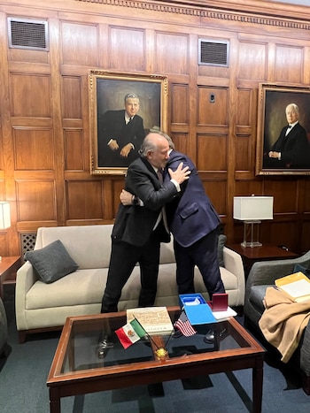 El secretario de Economía recibió