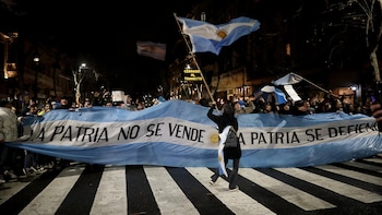 Miles de argentinos protestan en Buenos Aires contra la Ley de Propiedad Privada