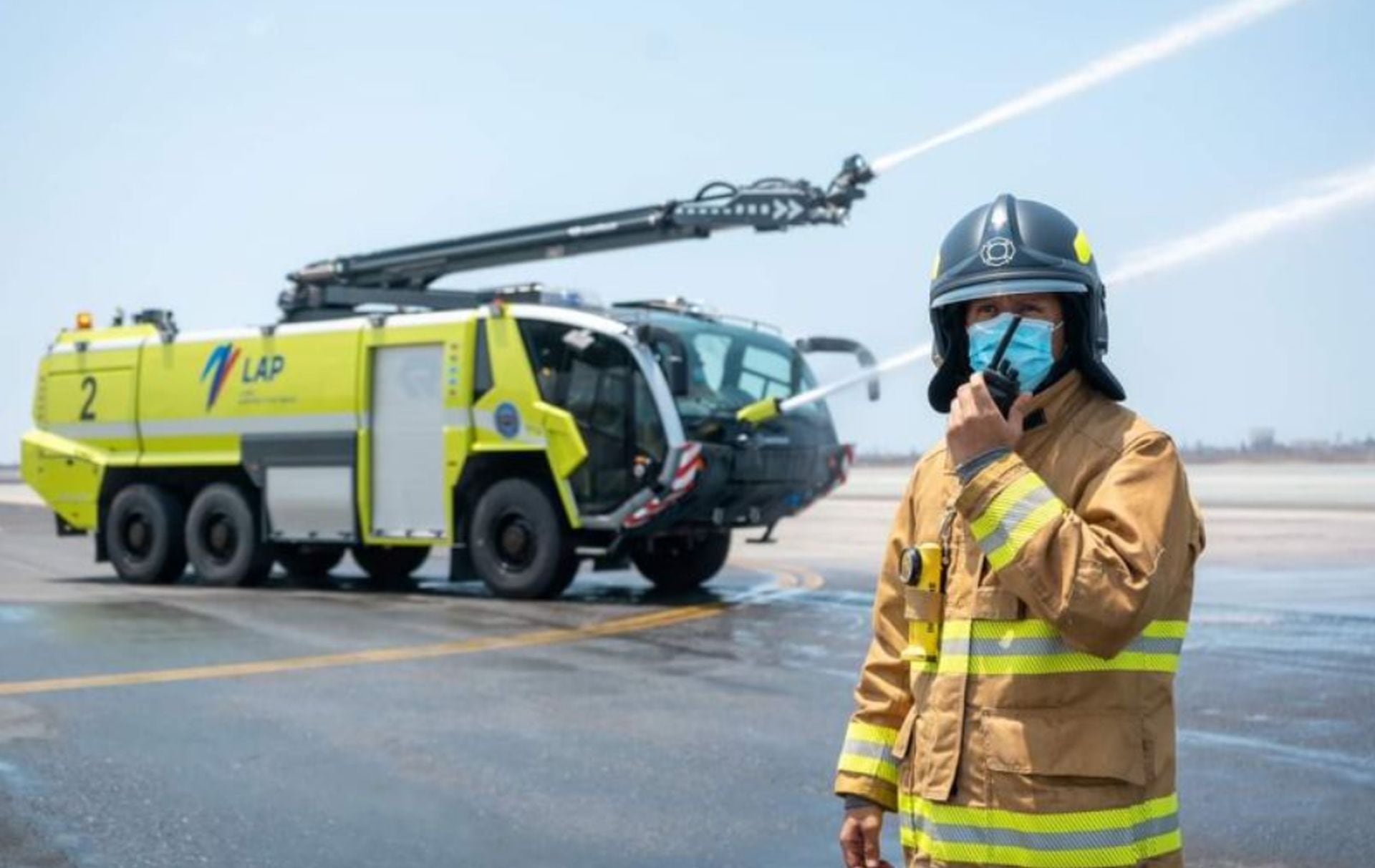 El Día del Bombero Aeronáutico rinde homenaje a quienes resguardan la seguridad aérea, enfrentando situaciones críticas con preparación y compromiso en cada operación. (LAP)