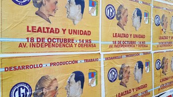 La ciudad amaneció empapelada por