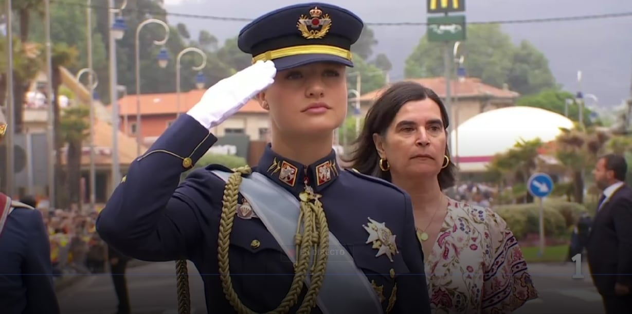 La princesa Leonor demuestra su valía como futura capitana general de los ejércitos en su debut en el Día de las Fuerzas Armadas (RTVE)
