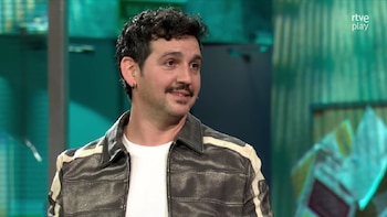 Fran Perea revela en ‘La Revuelta’ su carrera desconocida en Finlandia y presenta sus nuevos proyectos en la música y el teatro