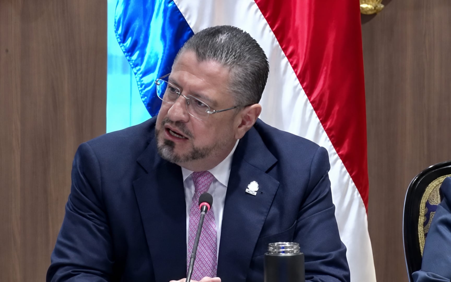 Rodrigo Chaves, ministro de Hacienda, firmó el inicio del procedimiento Crédito: Captura video Asamblea Legislativa