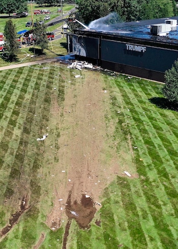 Las cuatro personas a bordo