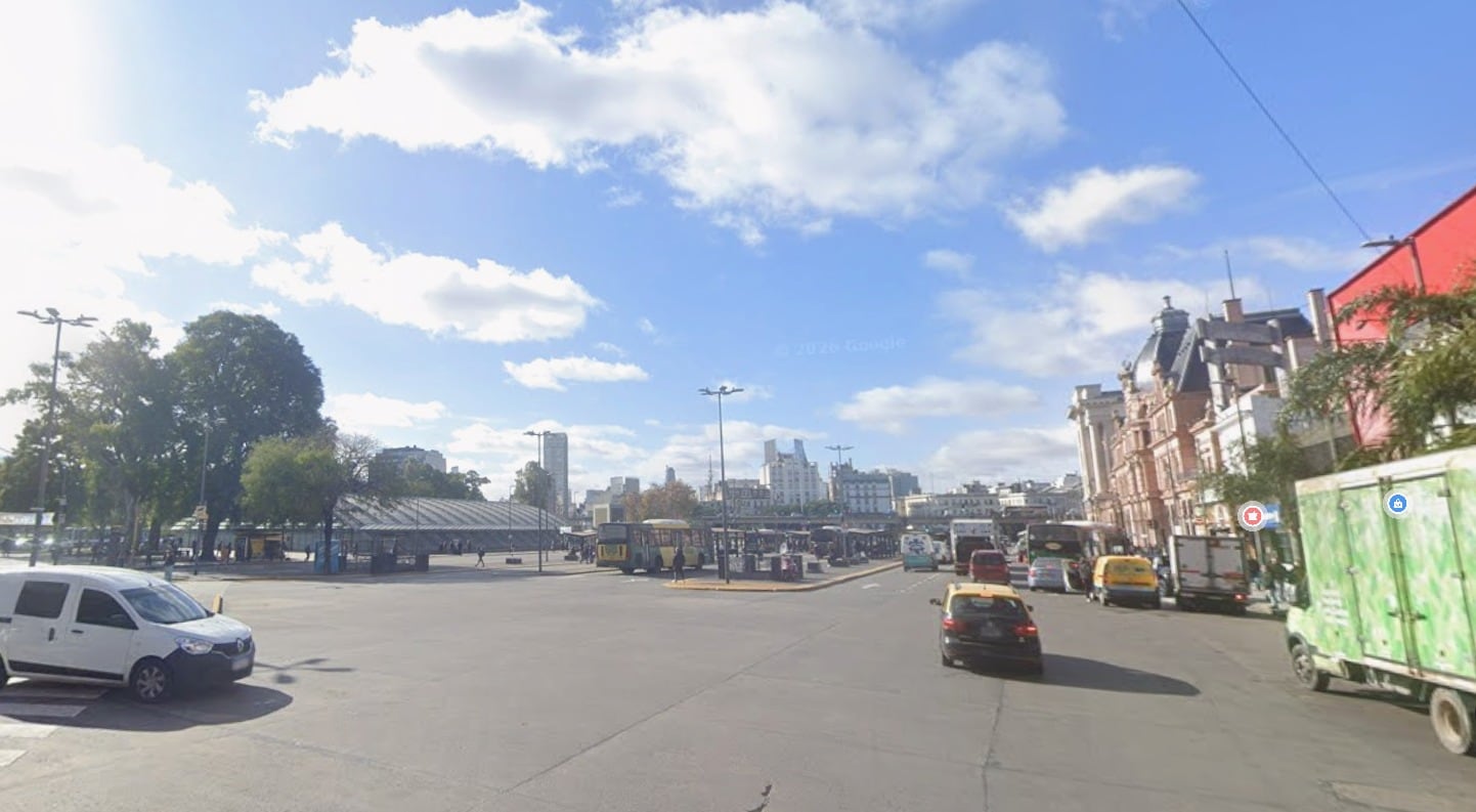 Una mujer de 71 años murió tras ser atropellada por un colectivo de la línea 39 en Constitución, en la intersección de Brasil y Lima Este.
