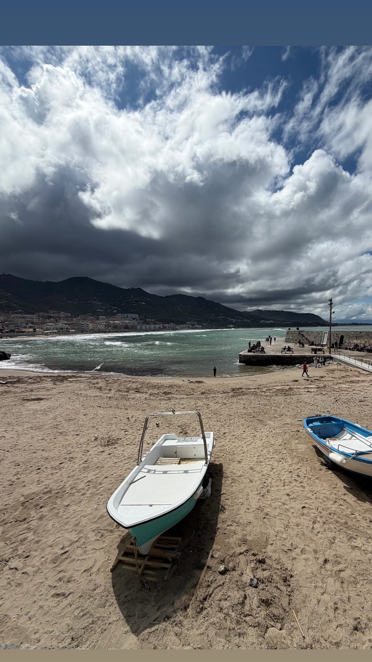 Postales de la Spiaggia del Porto Vecchio, la playa del puerto antiguo de la misma localidad