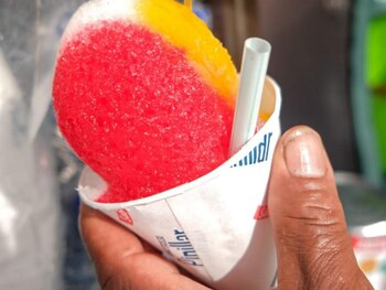 Raspao tradición para residentes y