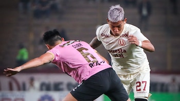 Universitario jugó ante Sport Boys