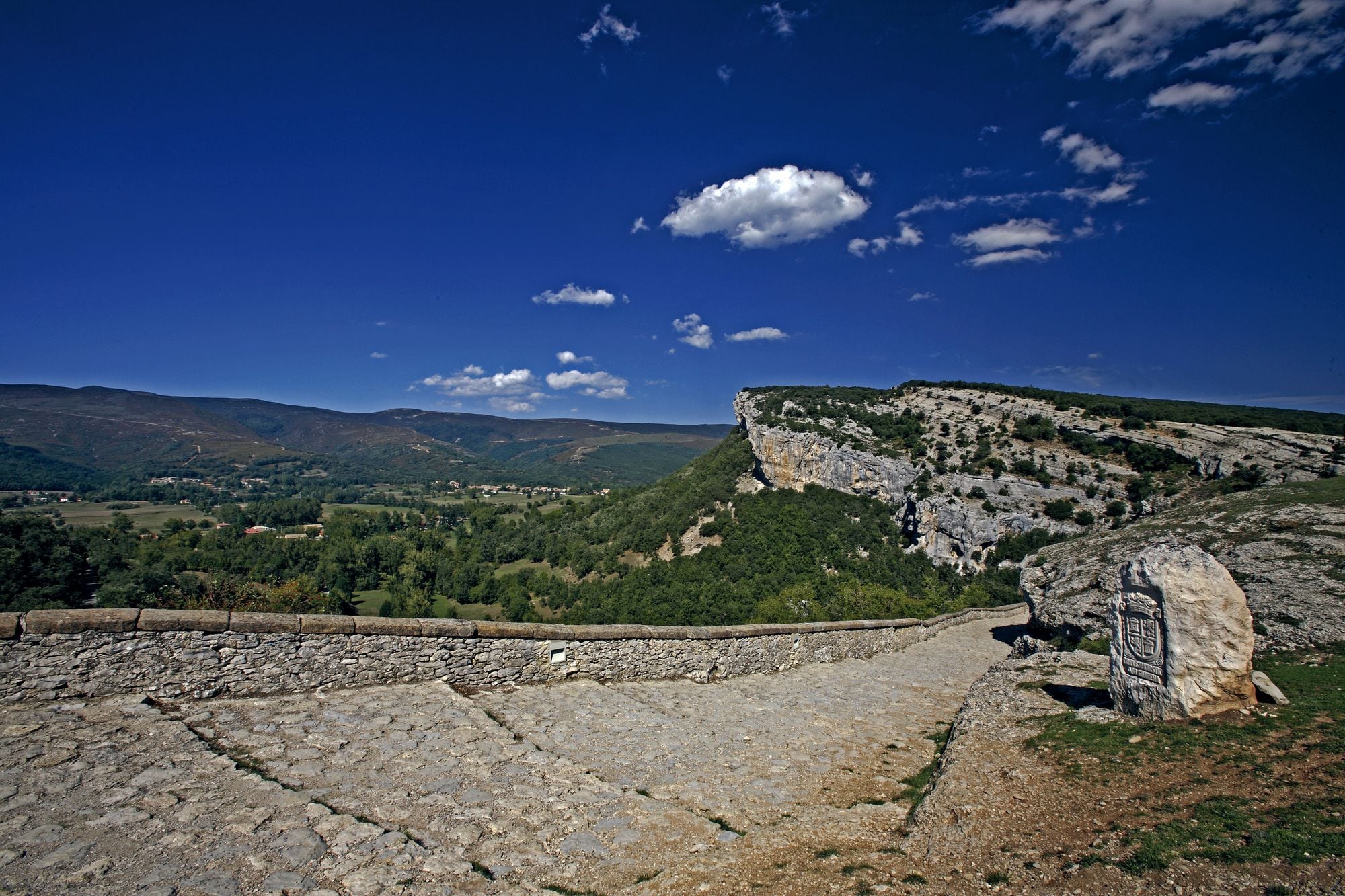 El Monumento Natural de Ojo Guareña ocupa casi 14.000 hectáreas. (Turismo de Castilla y León)