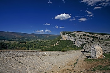 El Monumento Natural de Ojo Guareña ocupa casi 14.000 hectáreas. (Turismo de Castilla y León)