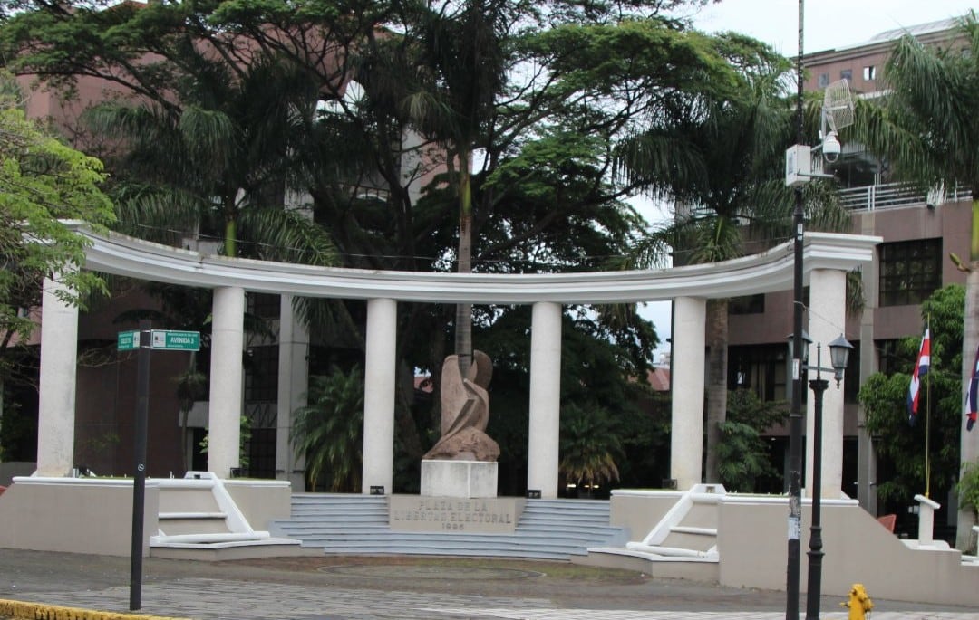 Funcionarios del Tribunal Supremo de Elecciones recorrerán comunidades indígenas de Talamanca, Limón y Turrialba para ofrecer servicios de registro civil e identificación. / (TSE)