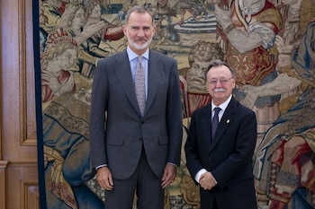 El Rey Felipe VI recibe en audiencia al Presidente de la Ciudad Autónoma de Ceuta, Juan Jesús Vivas (A. Pérez Meca / Europa Press)