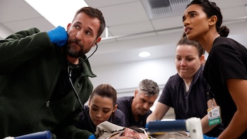 En “The Pitt”, los médicos