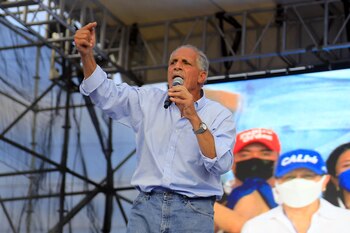 El candidato presidencial hondureño Nasry