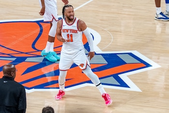 Jalen Brunson fue el líder anotador y figura de los New York Knicks en el primer juego de las semifinales de Conferencia - crédito Ángel Colmenares/EFE