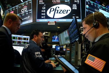 El anuncio de las compañías farmacéuticas impulsó la jornada bursátil en Estados Unidos. Foto: REUTERS / Brendan McDermid