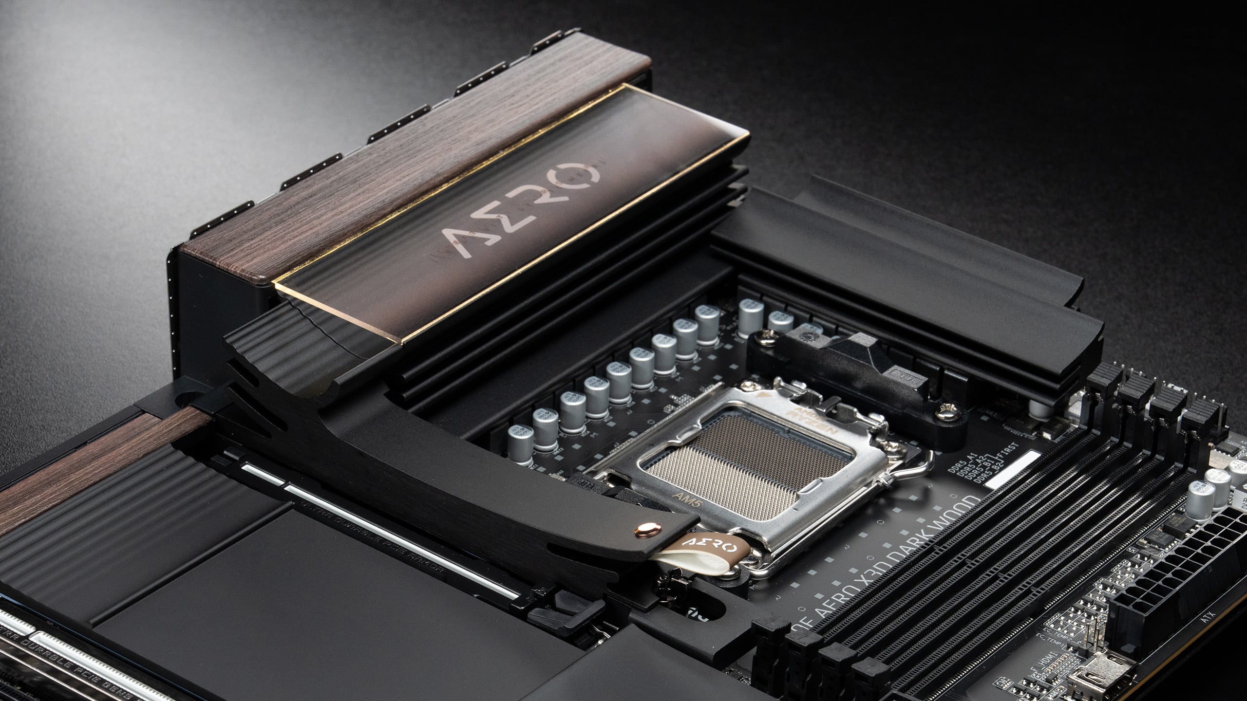 GIGABYTE AORUS
