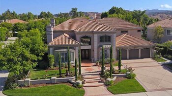 La nueva mansión de “Blanket" Jackson fue construida en 1990 y ha sido renovada con un estilo mediterráneo (Pacific playa realty)