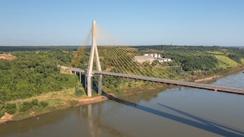 Paraguay y Brasil inauguran un