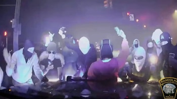 Las autoridades procesan a 17 acusados por la toma masiva de calles en Massachusetts